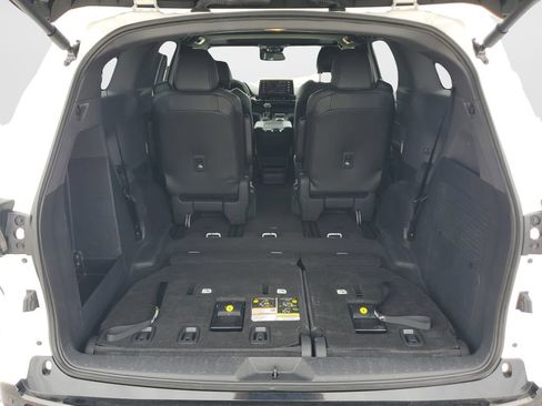 Certified 2023 Toyota Sienna XSE FWD image 9