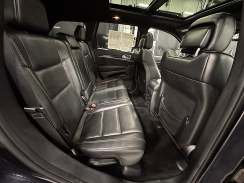 Used 2014 Jeep Grand Cherokee Overland image 31