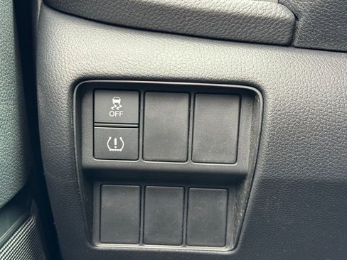Used 2018 Honda CR-V LX image 30