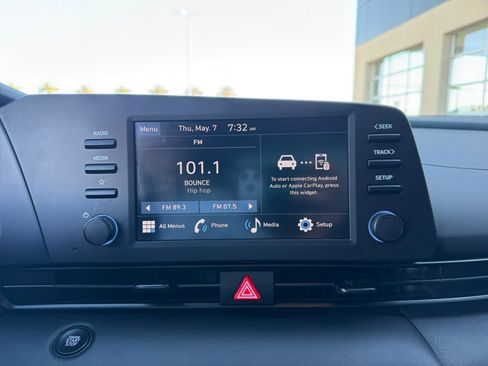 Used 2025 Hyundai Elantra Sport FWD image 28
