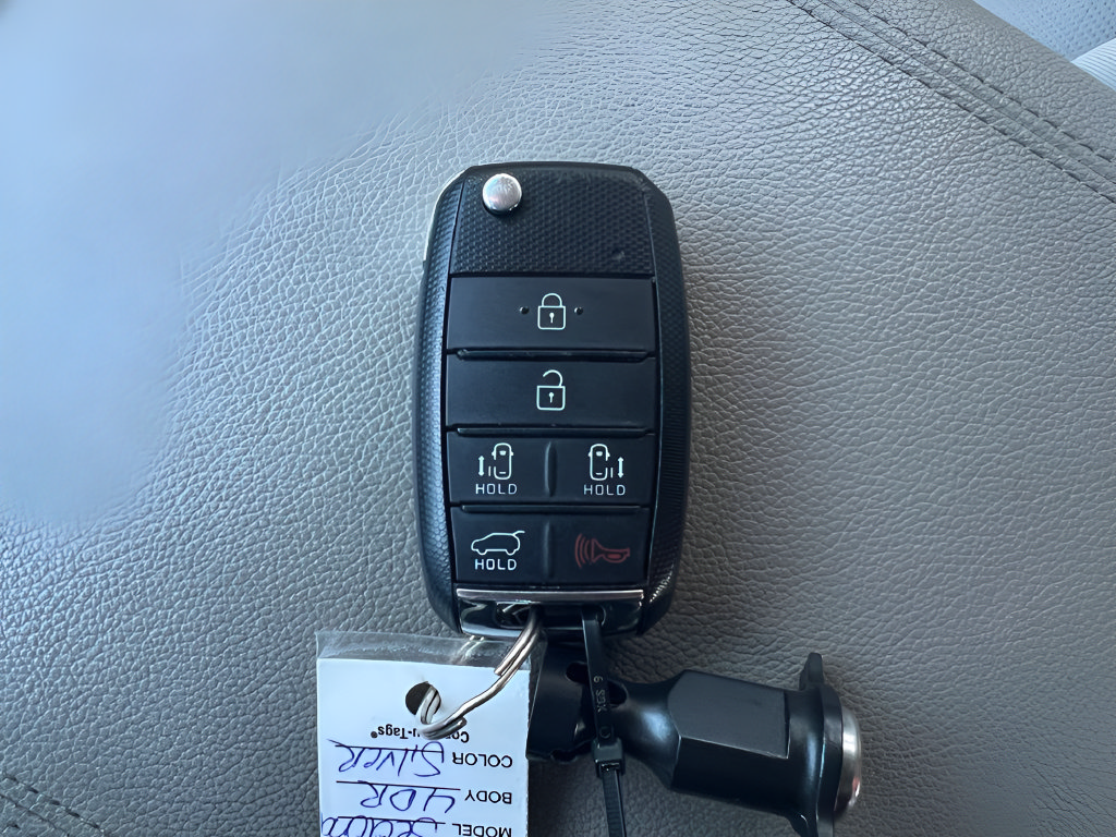 Used 2019 Kia Sedona LX FWD image 29