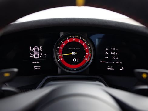Used 2025 Porsche 911 GT3 RS RWD image 56