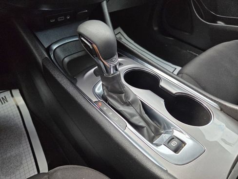 Used 2024 Chevrolet Malibu LT FWD image 34