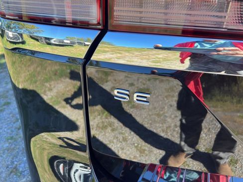 New 2026 Volkswagen Atlas SE image 9