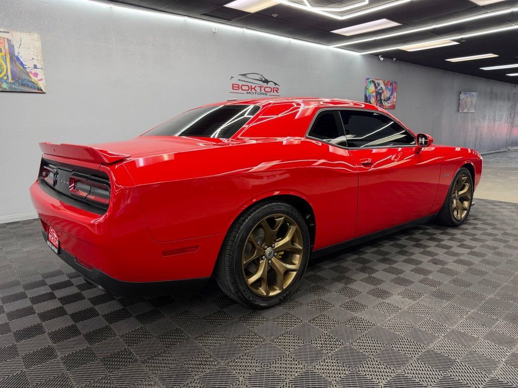 Used 2019 Dodge Challenger R/T RWD image 15