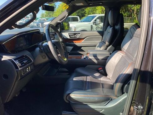 Certified 2024 Lincoln Navigator Black Label AWD/4WD image 12