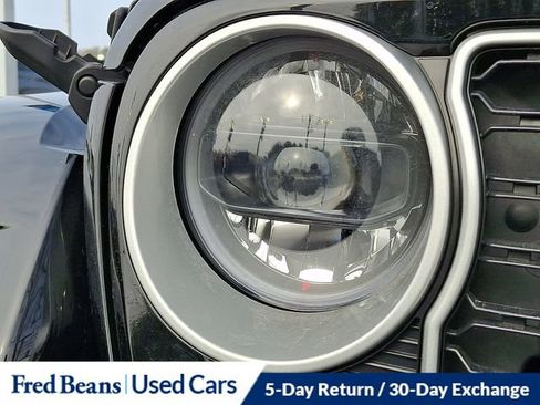 Used 2024 Jeep Wrangler Unlimited Sahara image 11