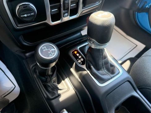 Used 2025 Jeep Wrangler Unlimited Sport AWD/4WD image 25