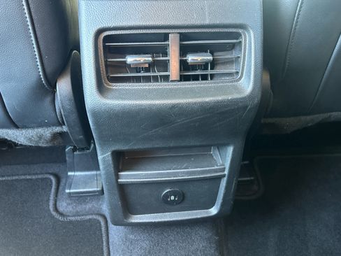 Used 2023 Ford Edge SEL image 11