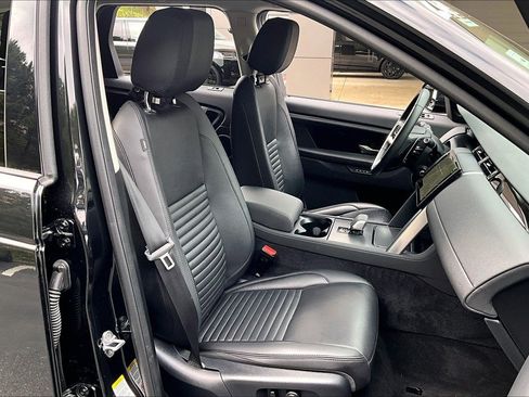 Used 2024 Land Rover Discovery Sport S image 23