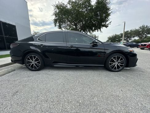 Used 2024 Toyota Camry SE w/ Convenience Package FWD image 10