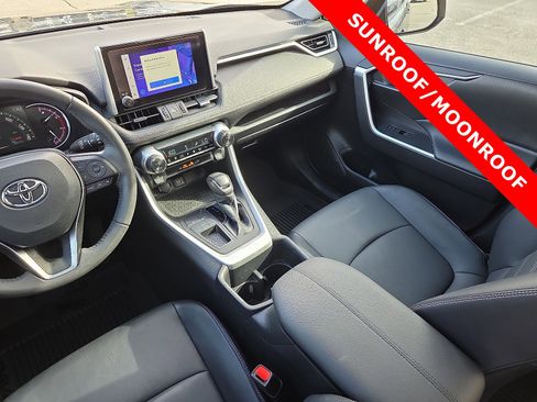Used 2024 Toyota RAV4 XLE Premium image 12