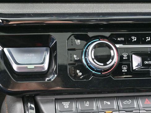 Used 2024 GMC Sierra 3500 AT4 w/ AT4 Premium Plus Package image 23