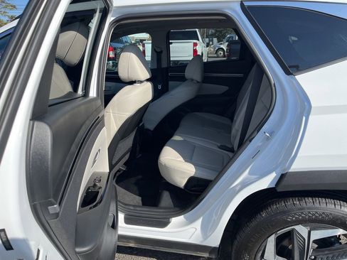 Used 2023 Hyundai Tucson Limited image 12