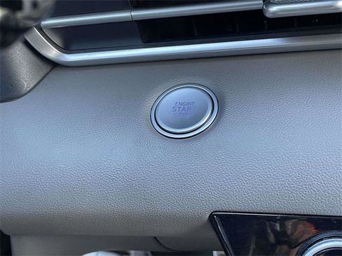 Certified 2025 Hyundai Elantra Sport image 21