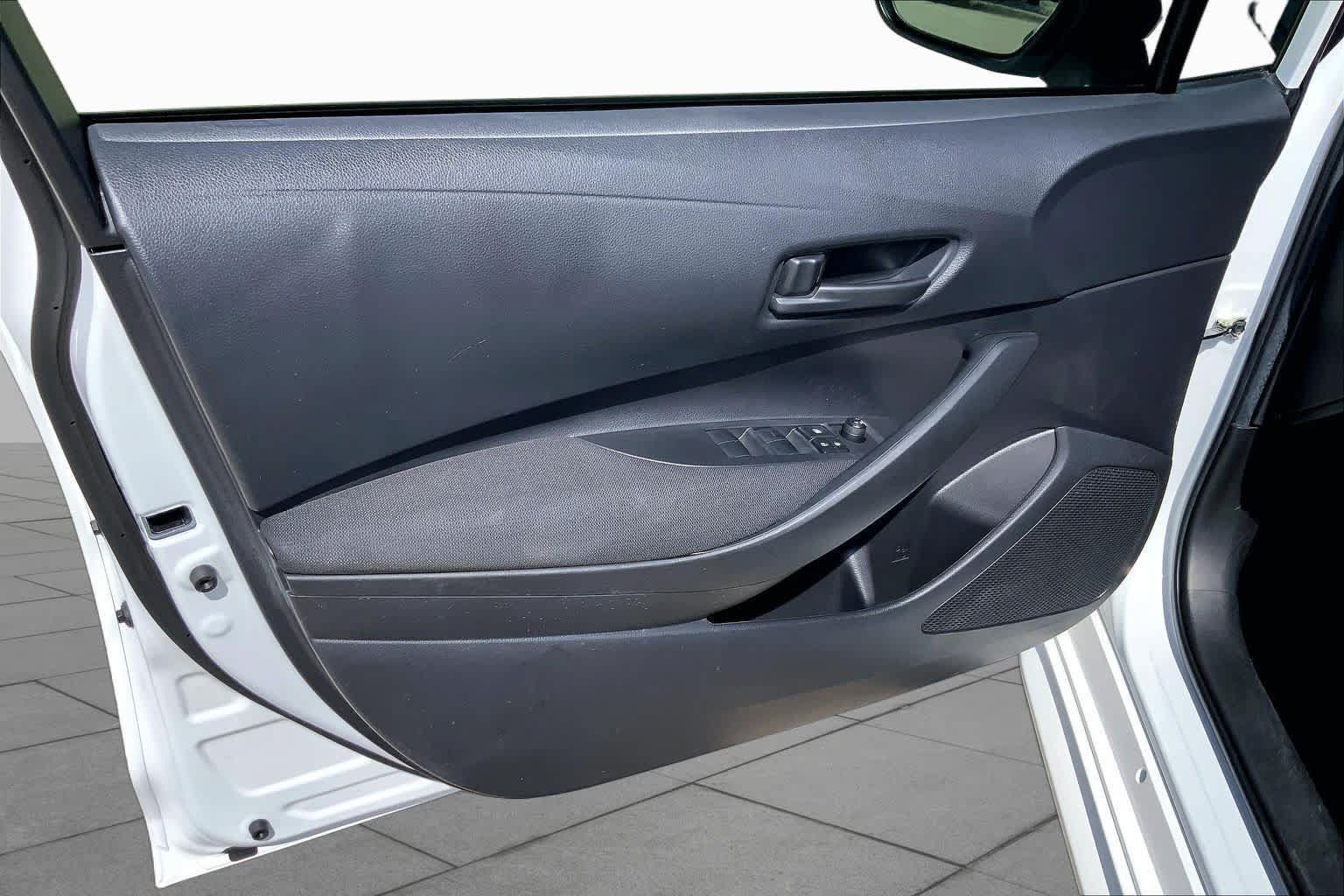 Used 2023 Toyota Corolla LE FWD image 21