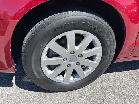 Used 2013 Chrysler Town & Country Touring FWD image 10