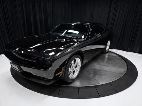 Used 2010 Dodge Challenger R/T RWD image 12