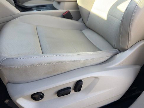 Used 2023 Volkswagen Atlas SE image 12