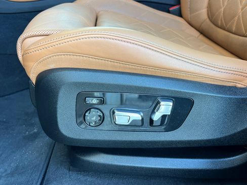 Used 2023 BMW X6 M50i w/ Parking Assistance Package image 14