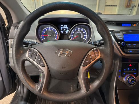 Used 2013 Hyundai Elantra GLS w/ Preferred Pkg image 12