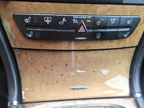 Used 2008 Mercedes-Benz E 550 Sedan image 15