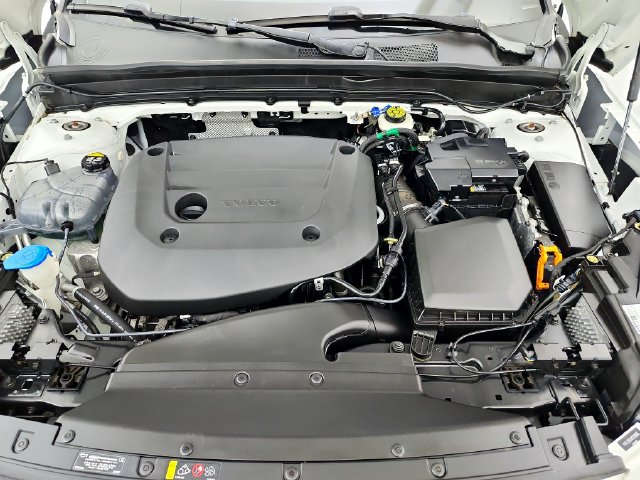 Used 2024 Volvo XC40 B5 Plus w/ Protection Package Premier AWD/4WD image 34