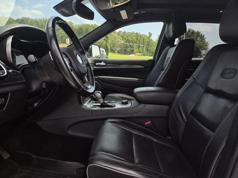 Used 2019 Jeep Grand Cherokee Overland AWD/4WD image 12