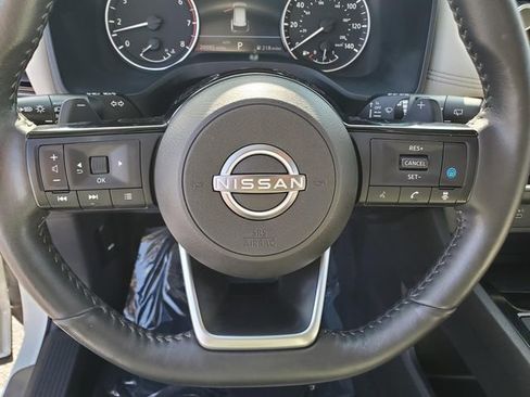 Certified 2022 Nissan Rogue SV w/ SV Premium Package image 19