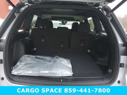 New 2025 Jeep Grand Cherokee Laredo w/ Luxury Tech Group I image 10