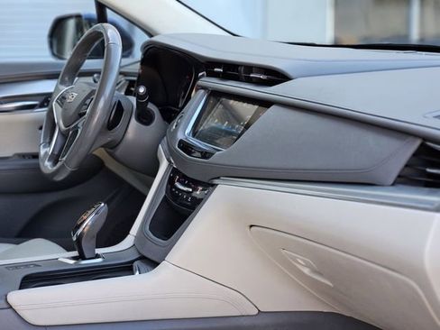 Used 2019 Cadillac XT5 Luxury image 13