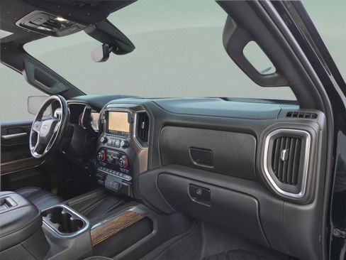 Used 2019 Chevrolet Silverado 1500 High Country w/ Technology Package AWD/4WD image 29