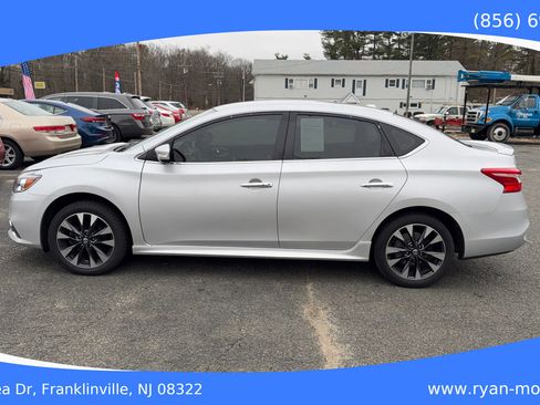 Used 2017 Nissan Sentra SR image 4