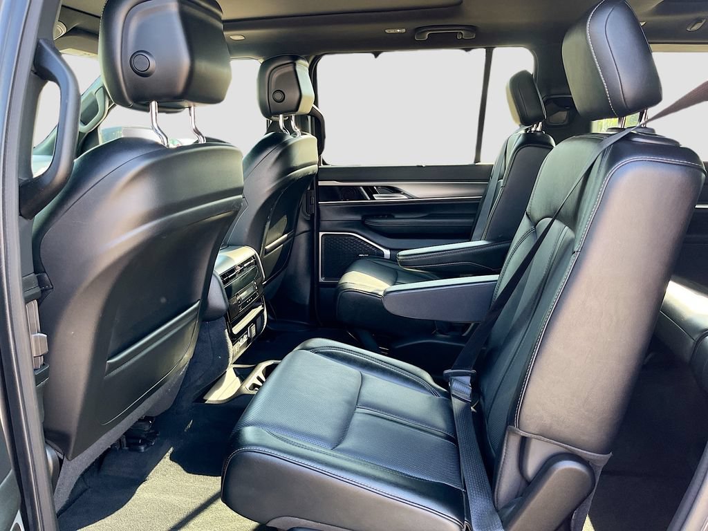Used 2024 Jeep Wagoneer Series II w/ Convenience Group I AWD/4WD image 26