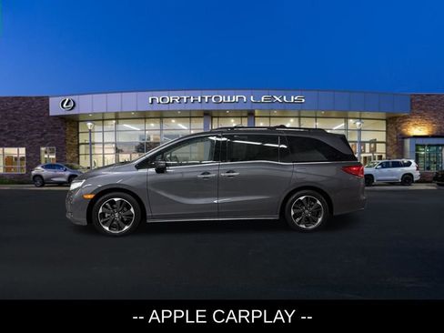 Used 2024 Honda Odyssey Elite image 2