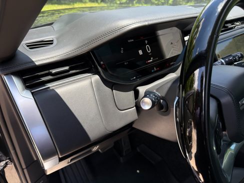 Used 2023 Land Rover Range Rover Autobiography AWD/4WD image 10