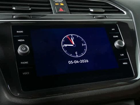 Certified 2024 Volkswagen Tiguan SE FWD image 14