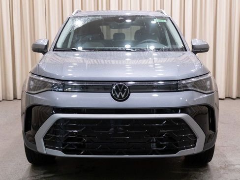 New 2026 Volkswagen Taos SEL image 3