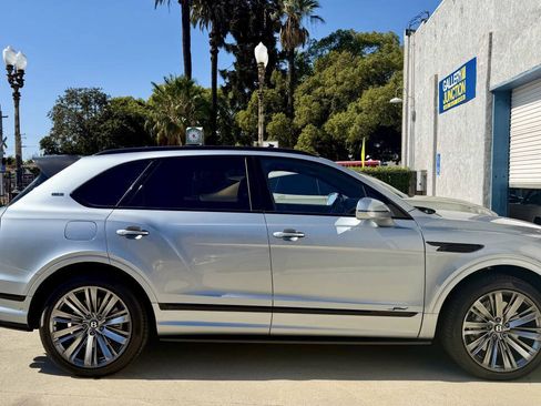 Used 2023 Bentley Bentayga Speed AWD/4WD image 4