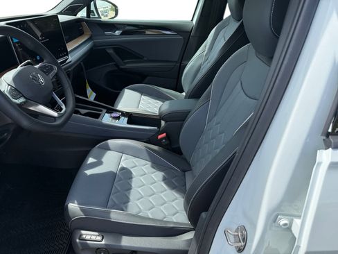 New 2026 Volkswagen Tiguan SEL R-Line AWD/4WD image 15