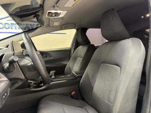 Used 2023 Toyota Prius LE AWD/4WD image 11