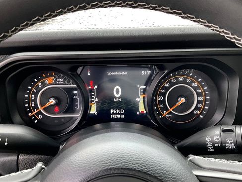 Certified 2025 Jeep Wrangler Unlimited Rubicon image 9