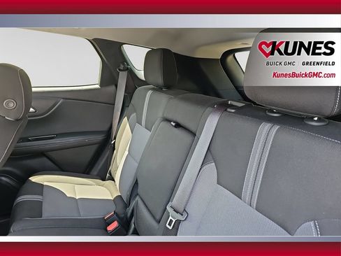 Used 2025 Chevrolet Blazer LT FWD image 17