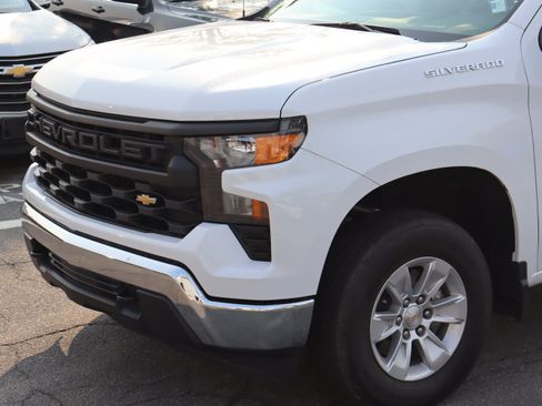 Used 2024 Chevrolet Silverado 1500 W/T w/ WT Value Package AWD/4WD image 17