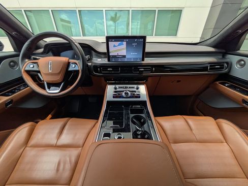 Used 2024 Lincoln Aviator Black Label w/ Dynamic Handling Package AWD/4WD image 16