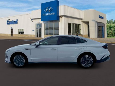 New 2026 Hyundai Sonata SEL FWD image 3