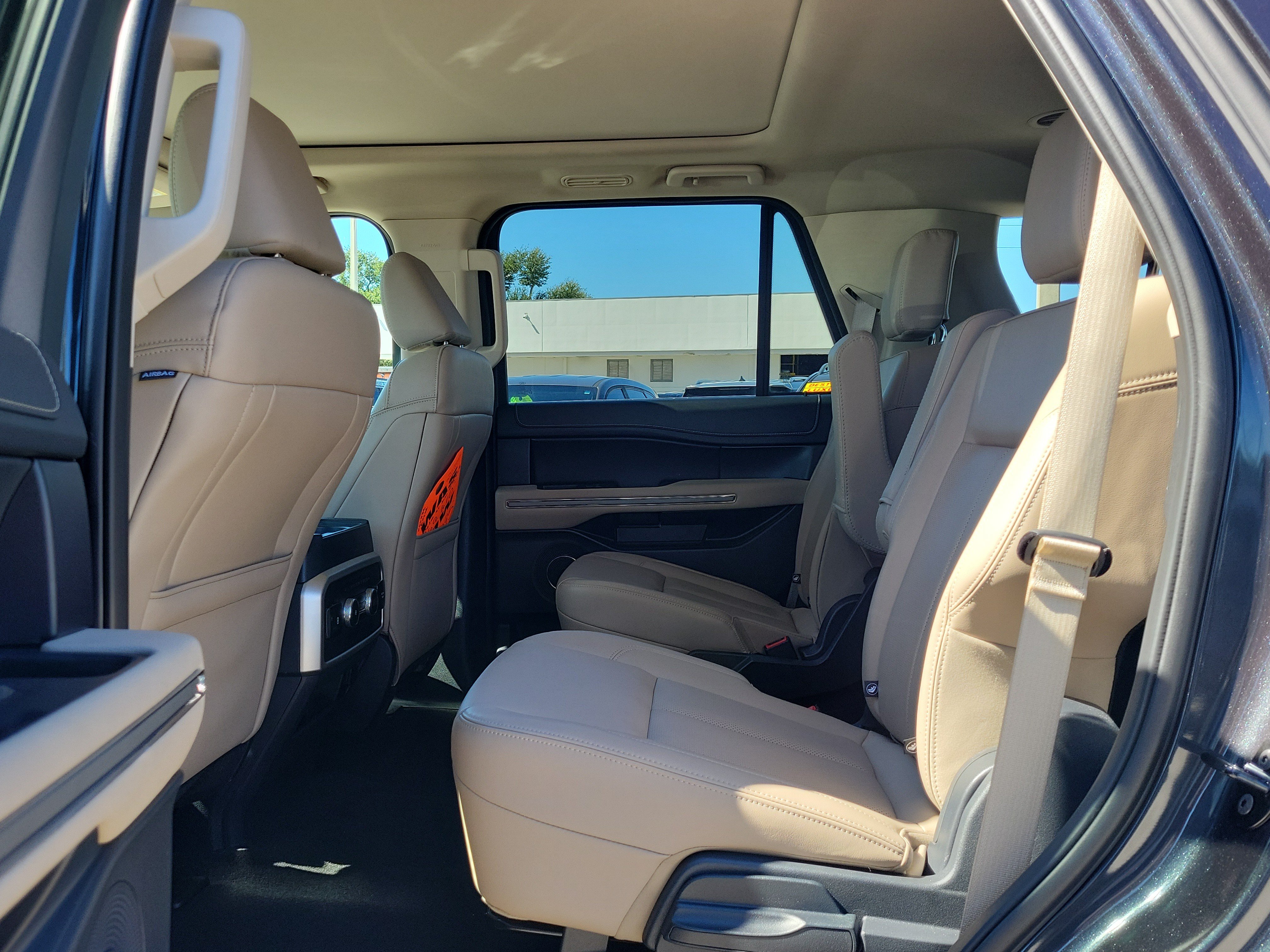 Certified 2024 Ford Expedition XLT RWD image 12