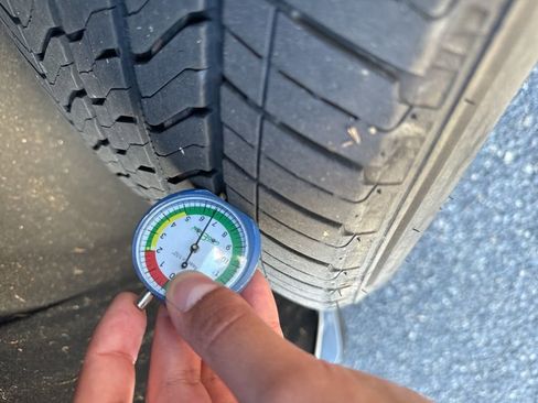 Used 2023 GMC Yukon SLT w/ SLT Premium Package image 21