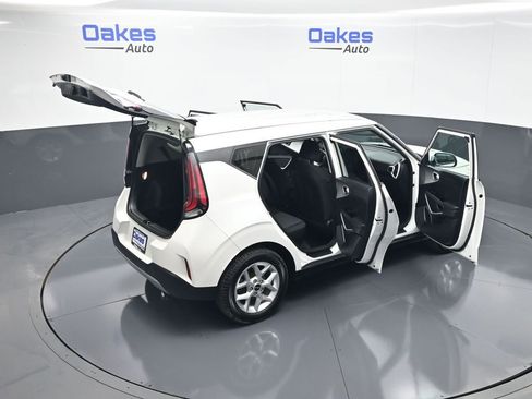 Used 2023 Kia Soul LX w/ LX Technology Package FWD image 55
