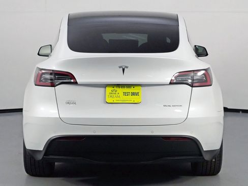 Used 2021 Tesla Model Y Long Range image 51